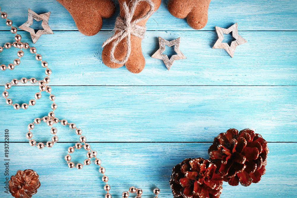 Naklejka premium Christmas background whith Doggy biscuits