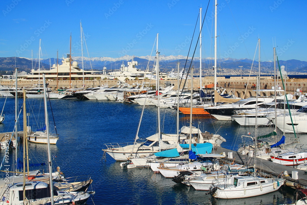 Port Vauban, Port de plaisance à Antibes, Cote d'Azur, France