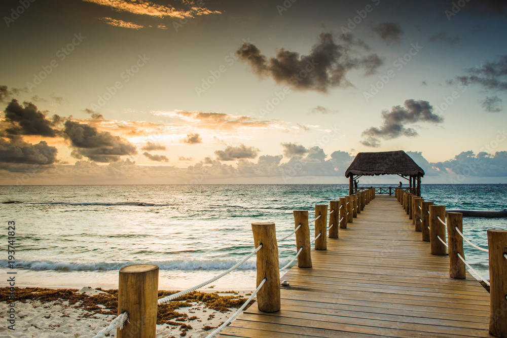 Fototapeta premium Caribbean Sunrise