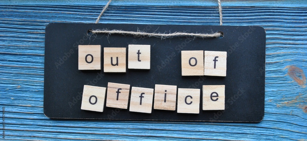 Obraz premium Out of office - koncept