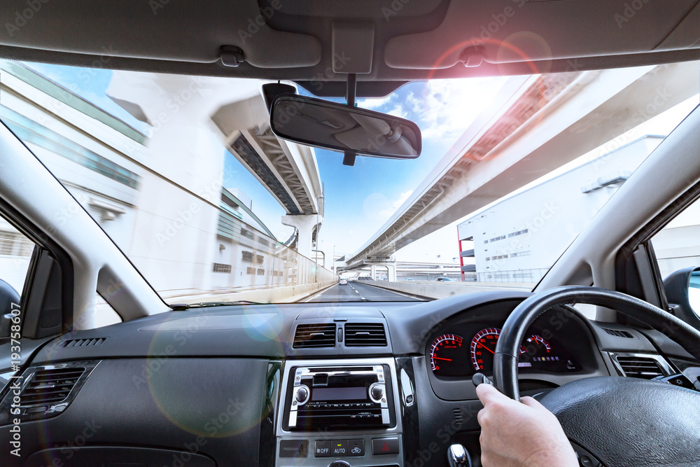 運転席から見える都会の景色 運転席から見える都会の景色