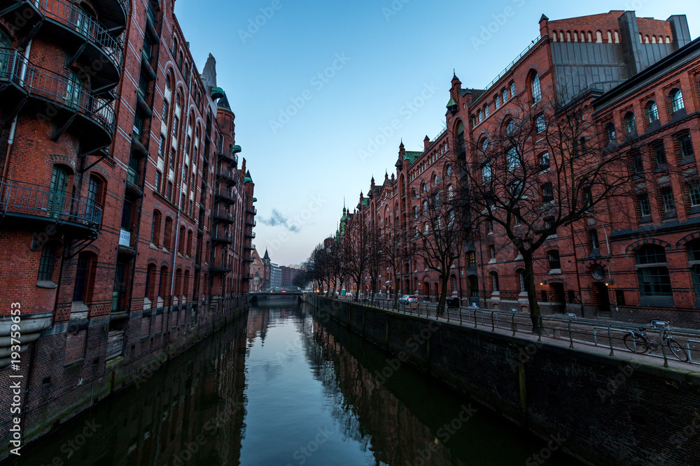 Das historische Hamburg an einem frühen Wintermorgen