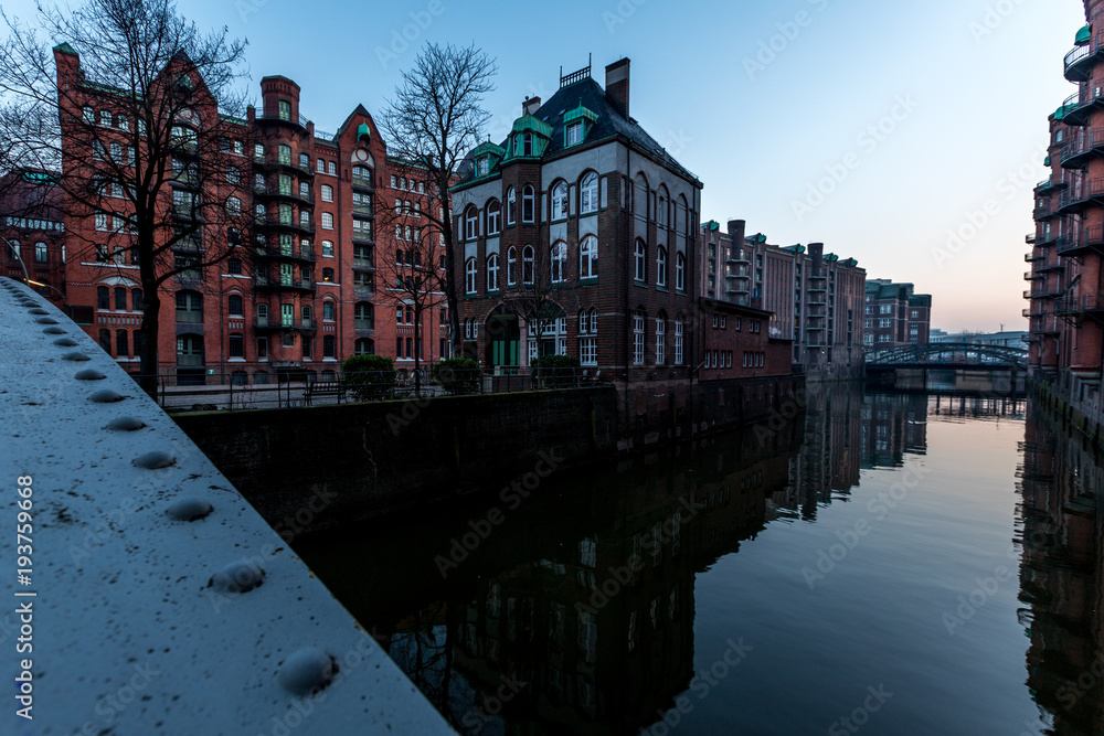 Das historische Hamburg an einem frühen Wintermorgen