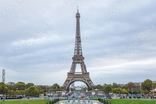 Eiffel tower in Paris - France. © Tarik GOK