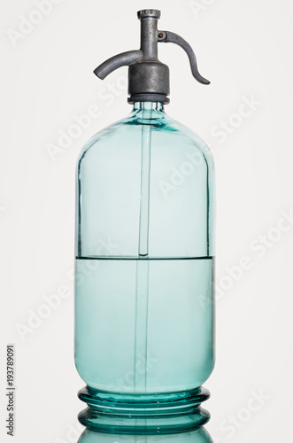 Quadro em tela Retro soda siphon isolated on white
