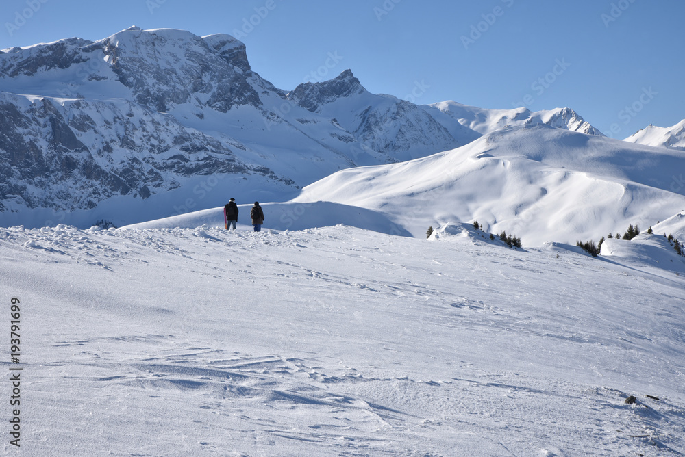 Randonnée en hiver dans l'Oberland bernois en Suisse