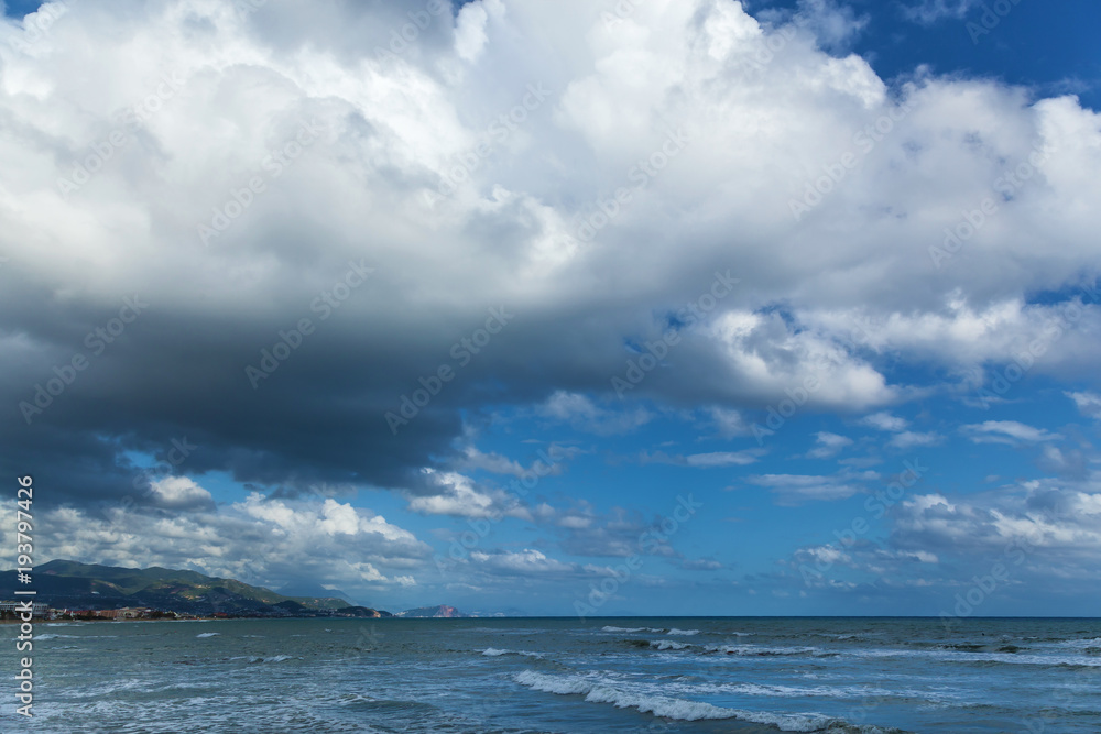 Fototapeta premium Before thunder storm coming