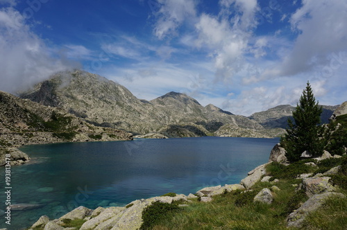 paisaje de montaña, lago