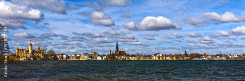Schwerin, Panorama mit Schloß und Marstall