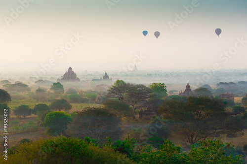 Myanmar. Bagan. Sunrise balloons
