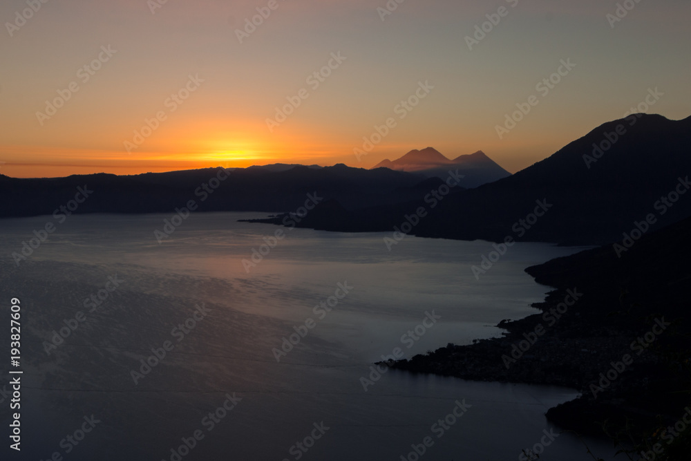 Sonnenaufgang am Lago de Atitlan