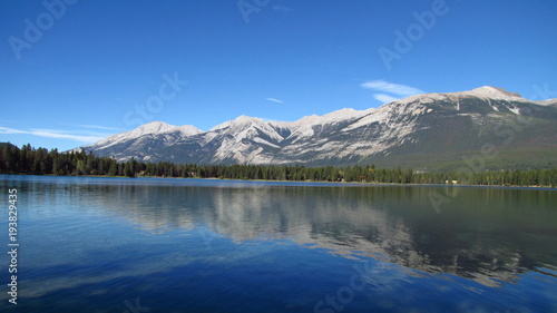Fototapeta Naklejka Na Ścianę i Meble -  Beautiful Day At Lake Edith, Jasper National Park, Alberta