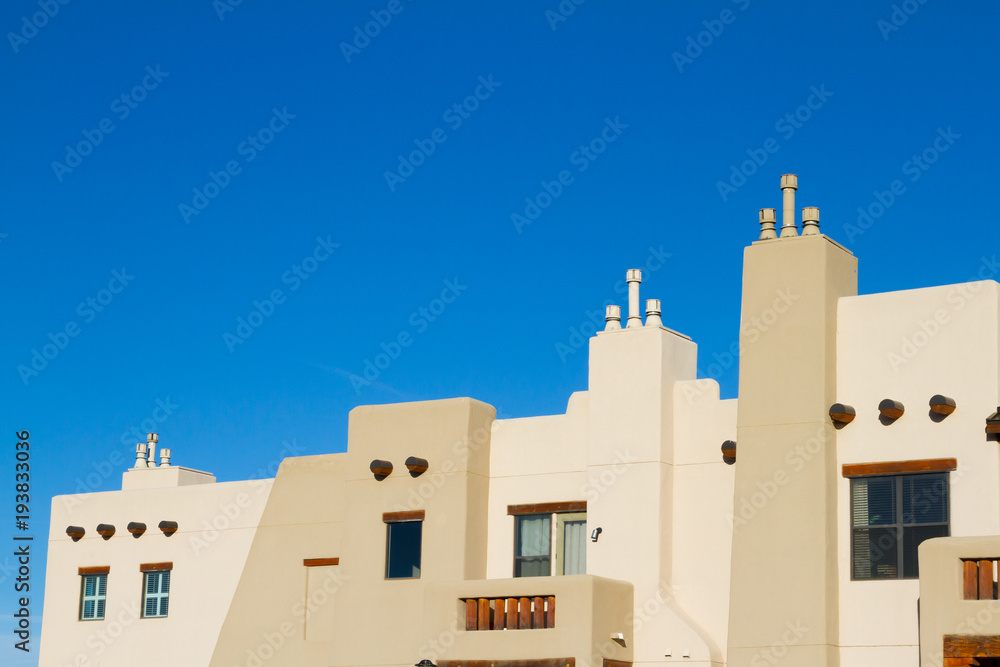 Obraz premium Southwest residential apartment condominium building