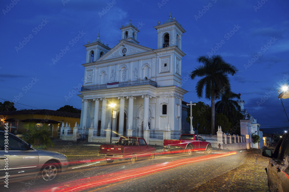 Fototapeta premium Santa Lucia Church in Suchitoto