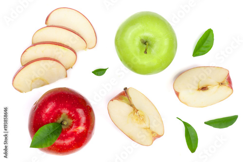 Fototapeta Naklejka Na Ścianę i Meble -  red and green apples with slices and leaves isolated on white background top view. Set or collection. Flat lay pattern