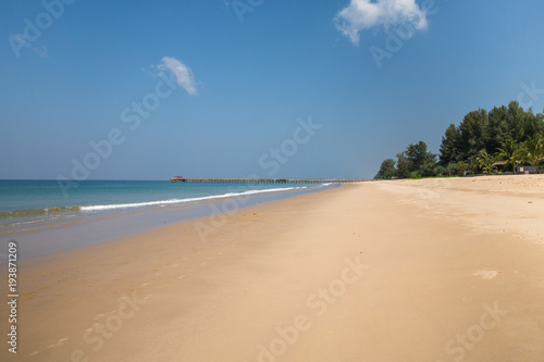 Fototapeta Naklejka Na Ścianę i Meble -  Hat Na Tai (Natai) beach