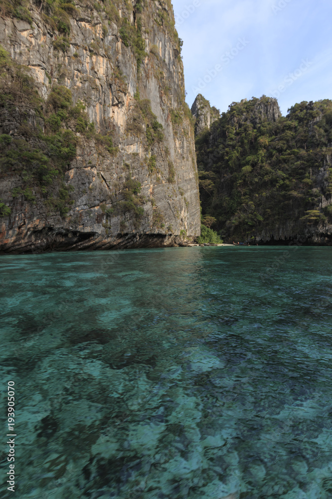 Crystal clear blu water in Losama bay in Koh Phi Phi Leh Island, Krabi Thailand