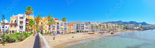 Canvas Print View of the beach and the sea shore of a small resort town Sitge