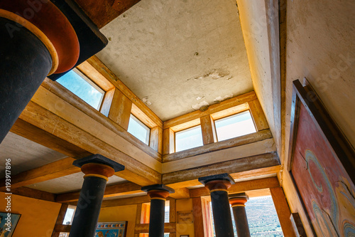Tableau sur toile Interior of the of Minoan palace of Knosos, Crete Island, greece