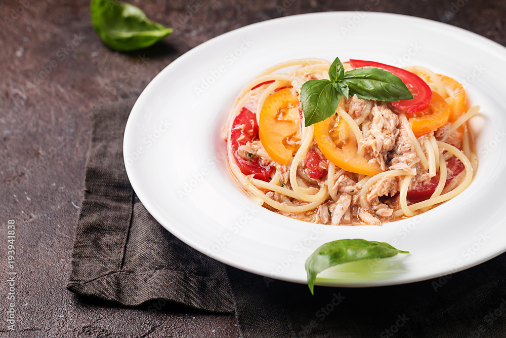 spaghetti with tuna and tomatoes spaghetti with tuna and tomatoes