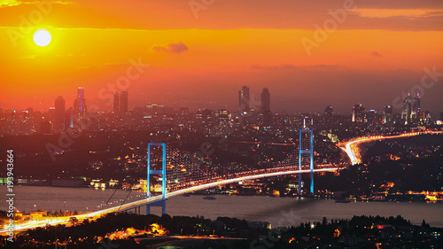 Foto Istanbul Turkey Bosphorus Bridge at Sunset