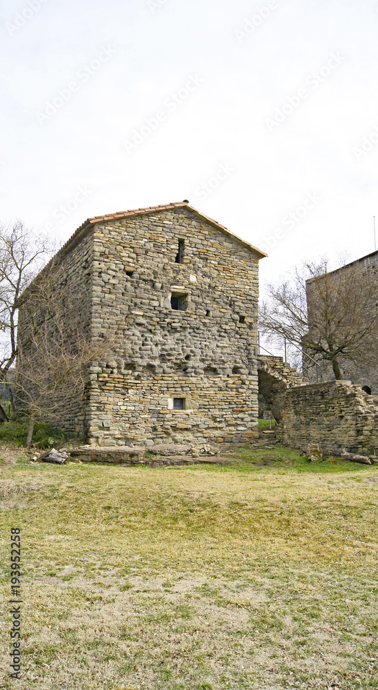 Monasterio de Sant Pere de Casserres, Comarca del Osona, Barcelona, Catalunya, España Monasterio de Sant Pere de Casserres, Comarca del Osona, Barcelona, Catalunya, España