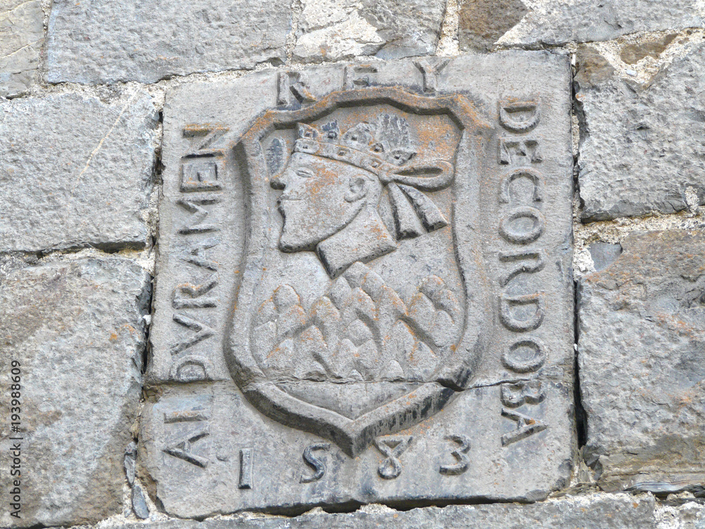 Escudo nobiliario en Isaba Escudo nobiliario en Isaba