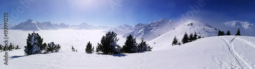 Skitour Stubaital Panorama Gegenlicht © driendl