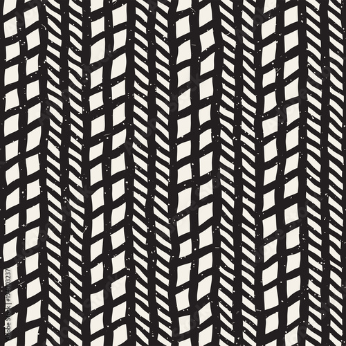 Hand drawn style seamless pattern. Abstract geometric tiling background in black and white. Vector doodle line lattice