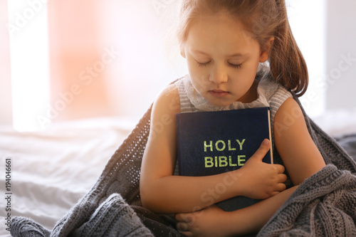 Religious Christian girl wi...
