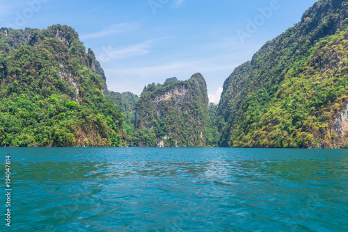 The national park Khao Sok with the Cheow Lan Lake is the largest area of virgin forest in the south of Thailand. Limestone rocks and jungle and karst formations determine the picture of the Park © ksl
