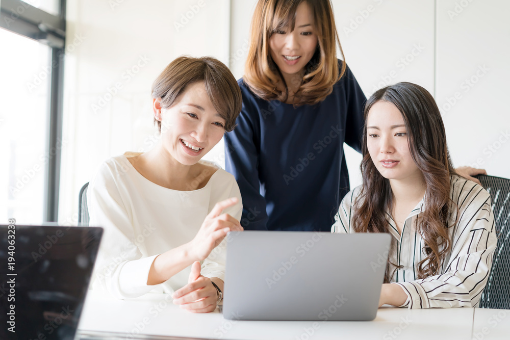 ビジネス・女性 ビジネス・女性