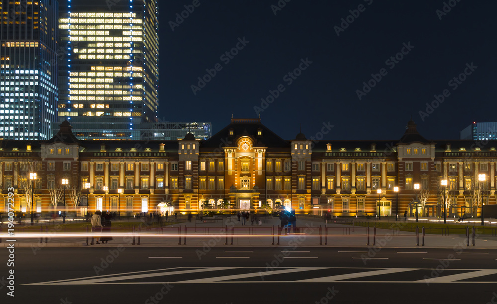 Naklejka premium 東京駅 夜景 正面 2018年