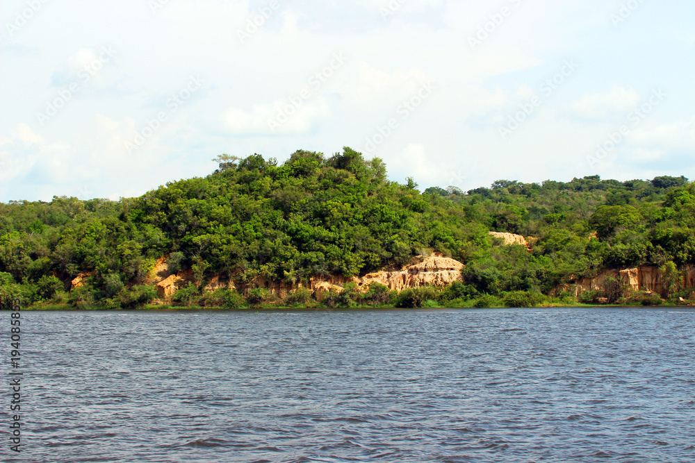 Atemberaubende Landschaft von Afrika am weißen Nil Atemberaubende Landschaft von Afrika am weißen Nil