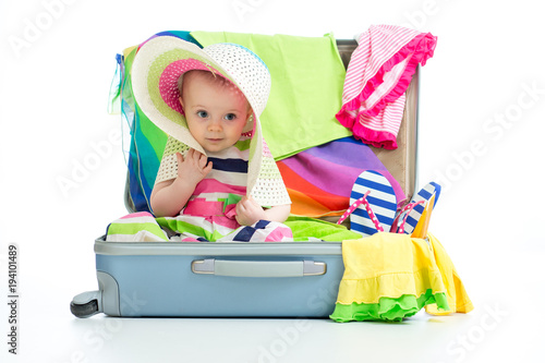 Baby girl weared broad-brim...