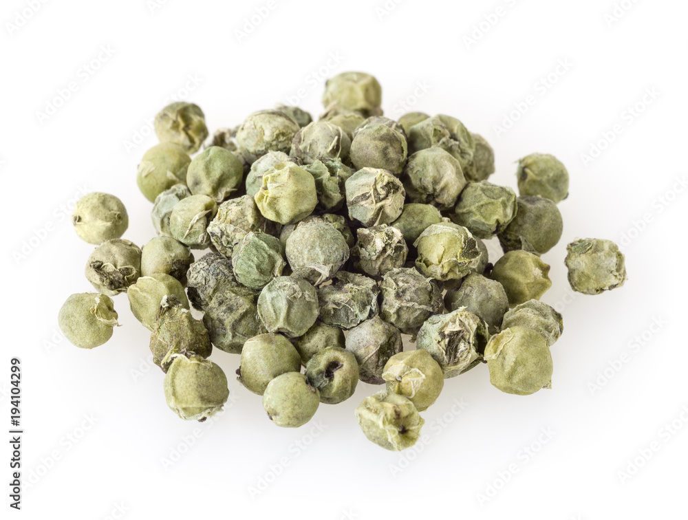 Obraz premium Heap of green peppercorns isolated on white background