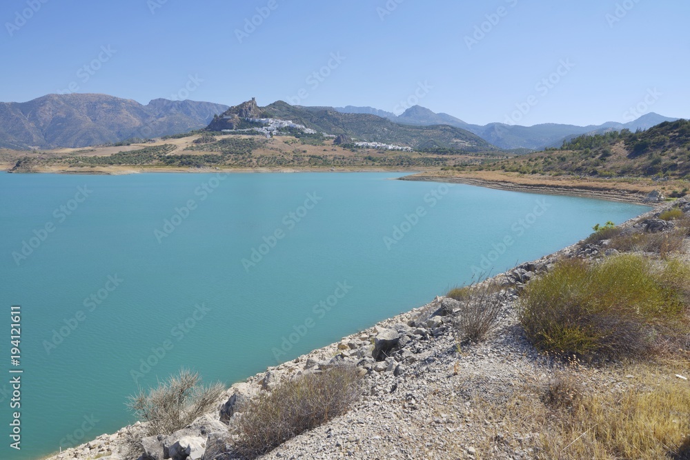 Zahara-El Gastor reservoir and Zahara de la Sierra, pueblos blancos or ...