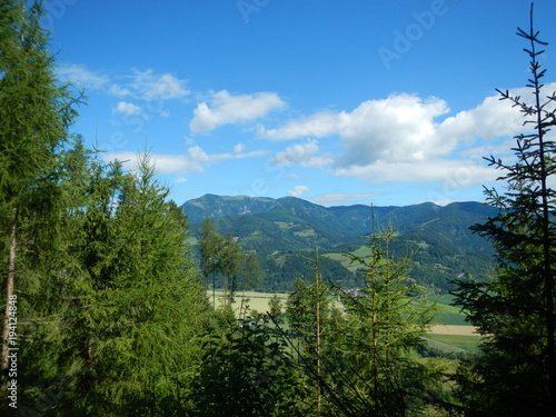 Grebenzen, Bergwelt im Sommer, Kärnten, Friesach, Steiermark, Bergpanorama mit Wald