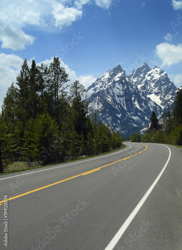 Road Grand in the Teton National Park , Wyoming 