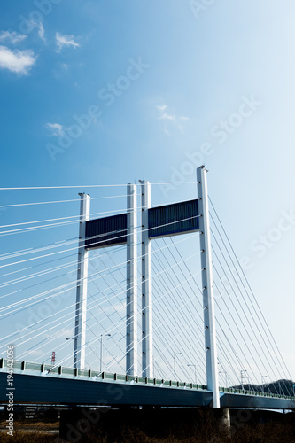 多摩川に架かる橋 © fuujin