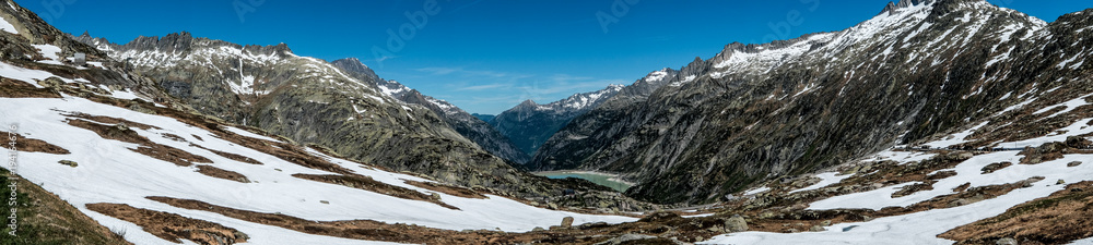 Fototapeta premium carreteras de altura en puertos de los alpes