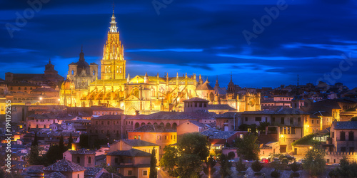 Panorama view of Toledo and Tagus River, Spain © boule1301