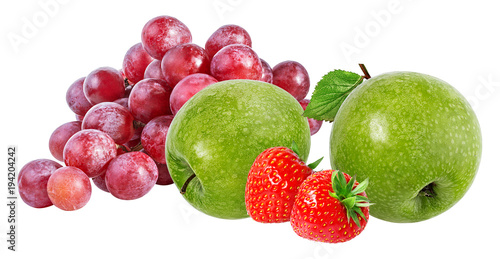 Fototapeta Naklejka Na Ścianę i Meble -  apples ,grapes and strawberries isolated on white background