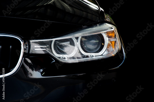 Headlights car © khunkornStudio