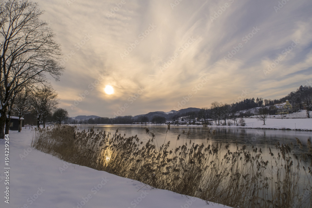 Sulmsee in Leibnitz bei Winterlandschaft und Sonnenschein