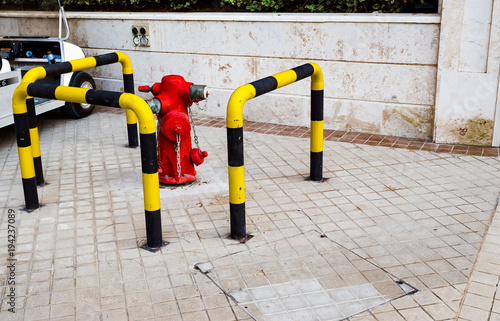 Hydrant mit Rammschutz