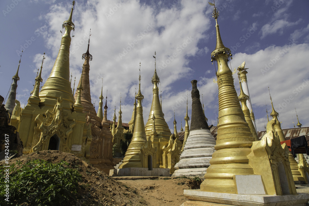 Fototapeta premium Myanmar, Pagoden