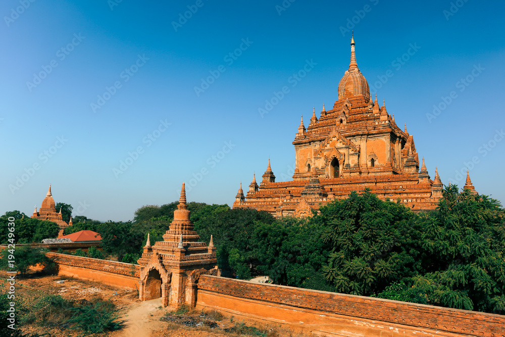 Fototapeta premium The Sulamani Temple is a Buddhist temple located in the village of Minnanthu in Burma. The temple is one of the most-frequently visited in Bagan. 