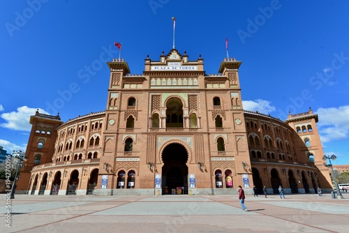 マドリッドの闘牛場と美術館