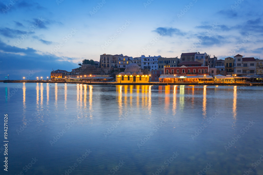 Fototapeta premium Architecture of Chania at night with Old Venetian port on Crete. Greece